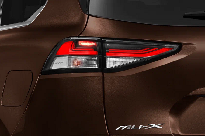 Isuzu охватывает пассажирский сегмент