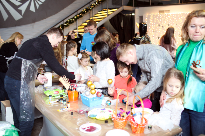 Елка в дилерском центре Skoda ГК «АвтоСпецЦентр»