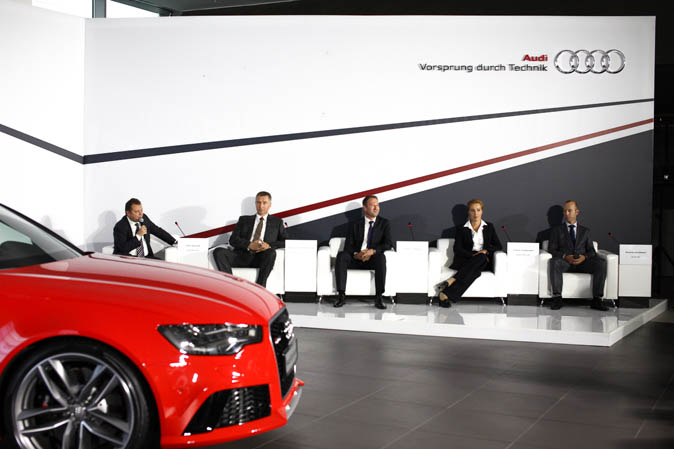 Олег Дацкив, autoPotrebitel.ru; Владимир Моженков, АвтоСпецЦентр; Пауль Шлегель, Ауди Россия; Елена Смирнова, Ауди Россия;  Аксель Альбрехт, Audi AG