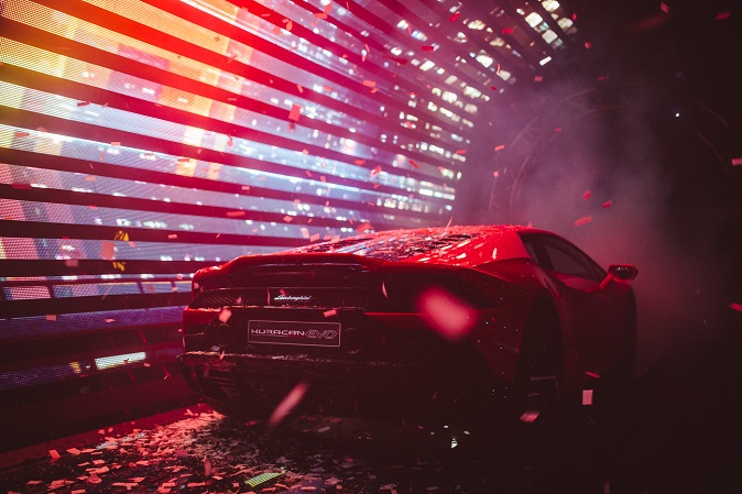 Lamborghini увеличивает продажи и расширяет сеть