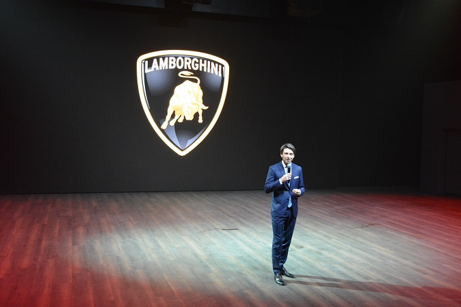 Lamborghini увеличивает продажи и расширяет сеть