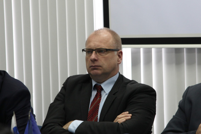 Франк Шауфф, AEB