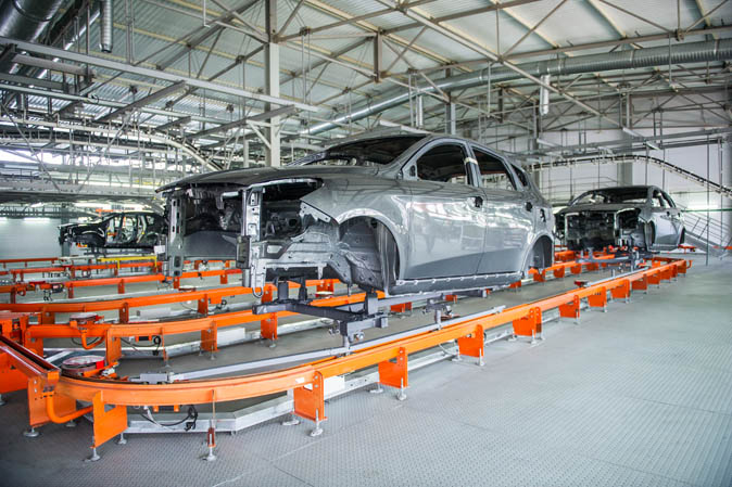 Сборка Luxgen на заводе Дервейс