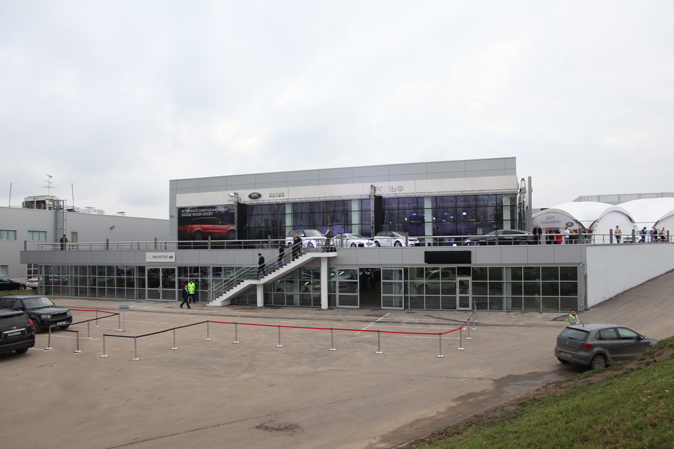 Дилерский центр «Рольф Ясенево» стал юбилейным в российской сети Jaguar Land Rover