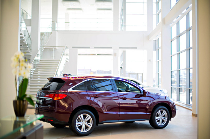 Первый в России дилерский центр Acura