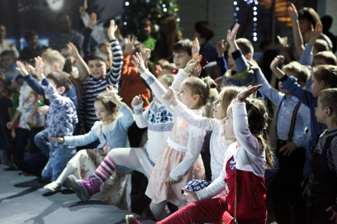 Елка в дилерском центре Skoda ГК «АвтоСпецЦентр»