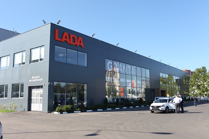 «Техинком» открыл крупнейший салон «Лада» в столичном регионе