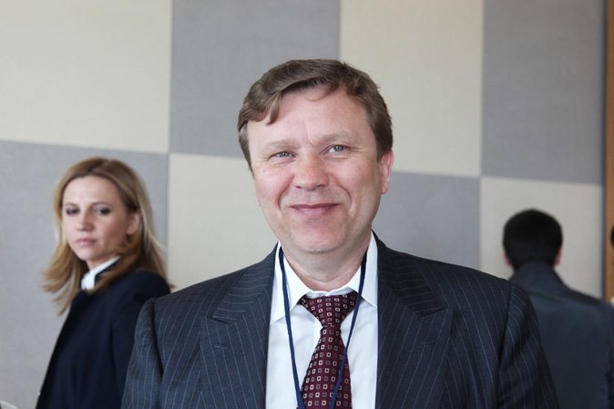 Геннадий Белодедов, Независимость