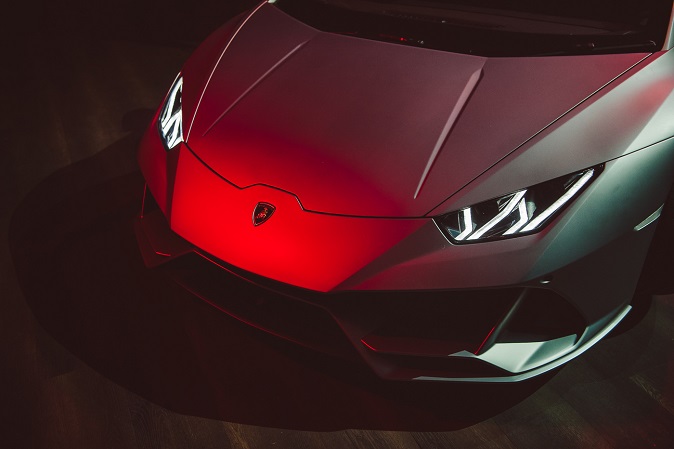 Lamborghini увеличивает продажи и расширяет сеть