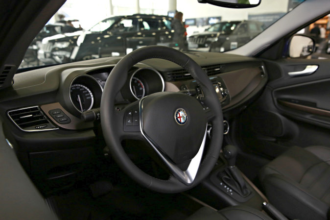 Салон Alfa Romeo 4с