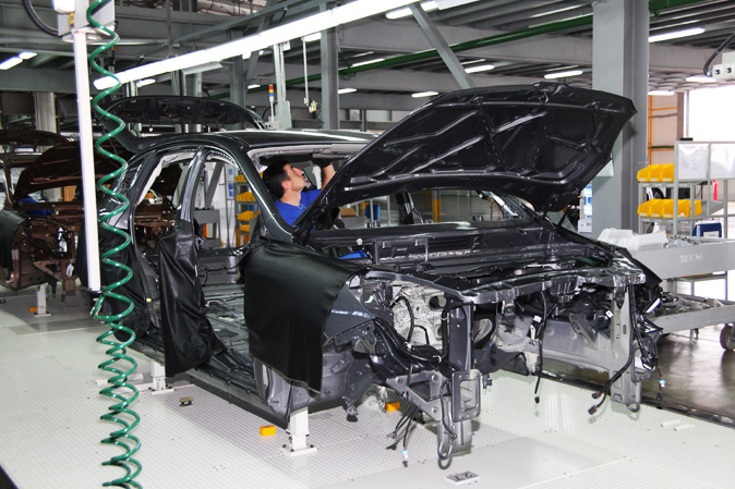 Сборка Luxgen на заводе Дервейс