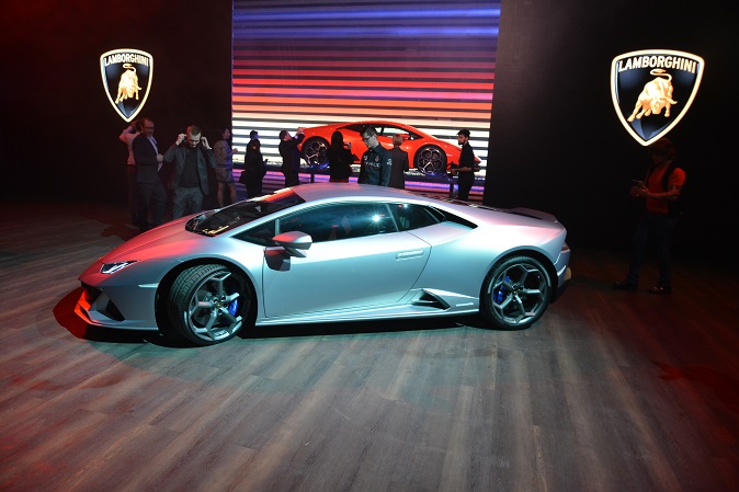 Lamborghini увеличивает продажи и расширяет сеть