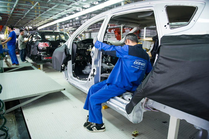 Сборка Luxgen на заводе Дервейс