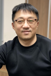 Кун Шуай, Ливэн Моторс Рус Кун Шуай, Ливэн Моторс Рус