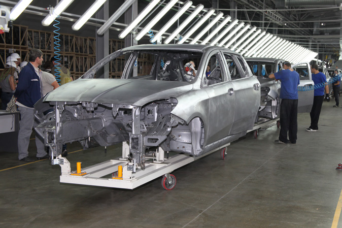 Сборка Luxgen на заводе Дервейс